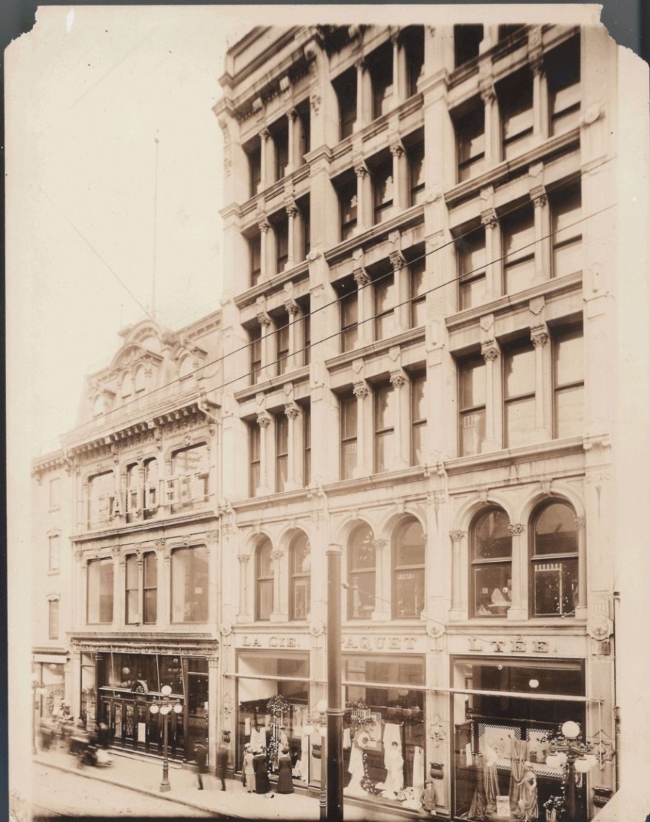 quartier saint roch rue saint joseph magasin de la compagnie paquet limitc3a9e c3a9difice 1915 fonds paquet le syndicat inc p726s44p12 banq